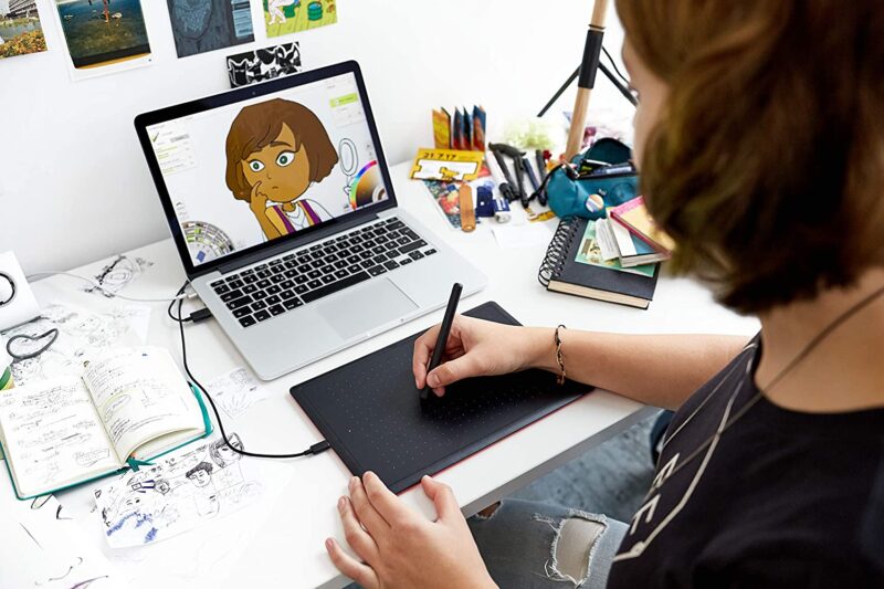WACOM One by CTL-672/K0-CX Medium 8.5-inch x 5.3-inch Graphic Tablet (Red and Black)